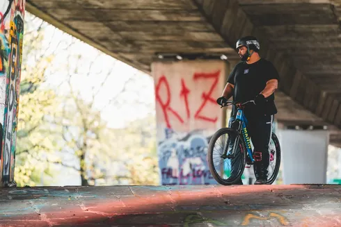 Leo Smith aka "Lando Steezy" at his hometown skatepark in Manchester, UK.