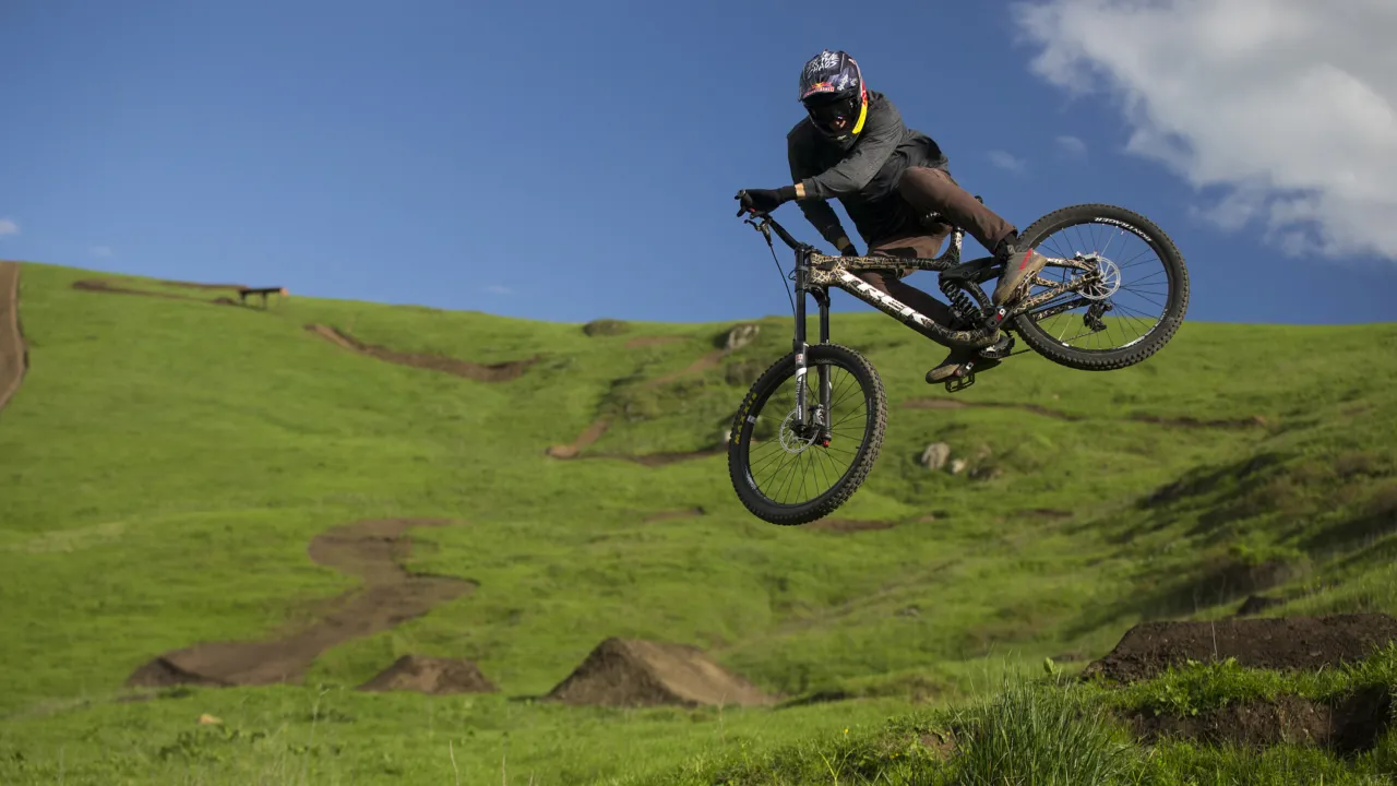 Brandon Semenuk whip from the Unreal film's viral one shot segment